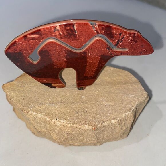 Southwestern Zuni Bear Petroglyph On Sandstone Base Metal Paperweight - Picture 3 of 8